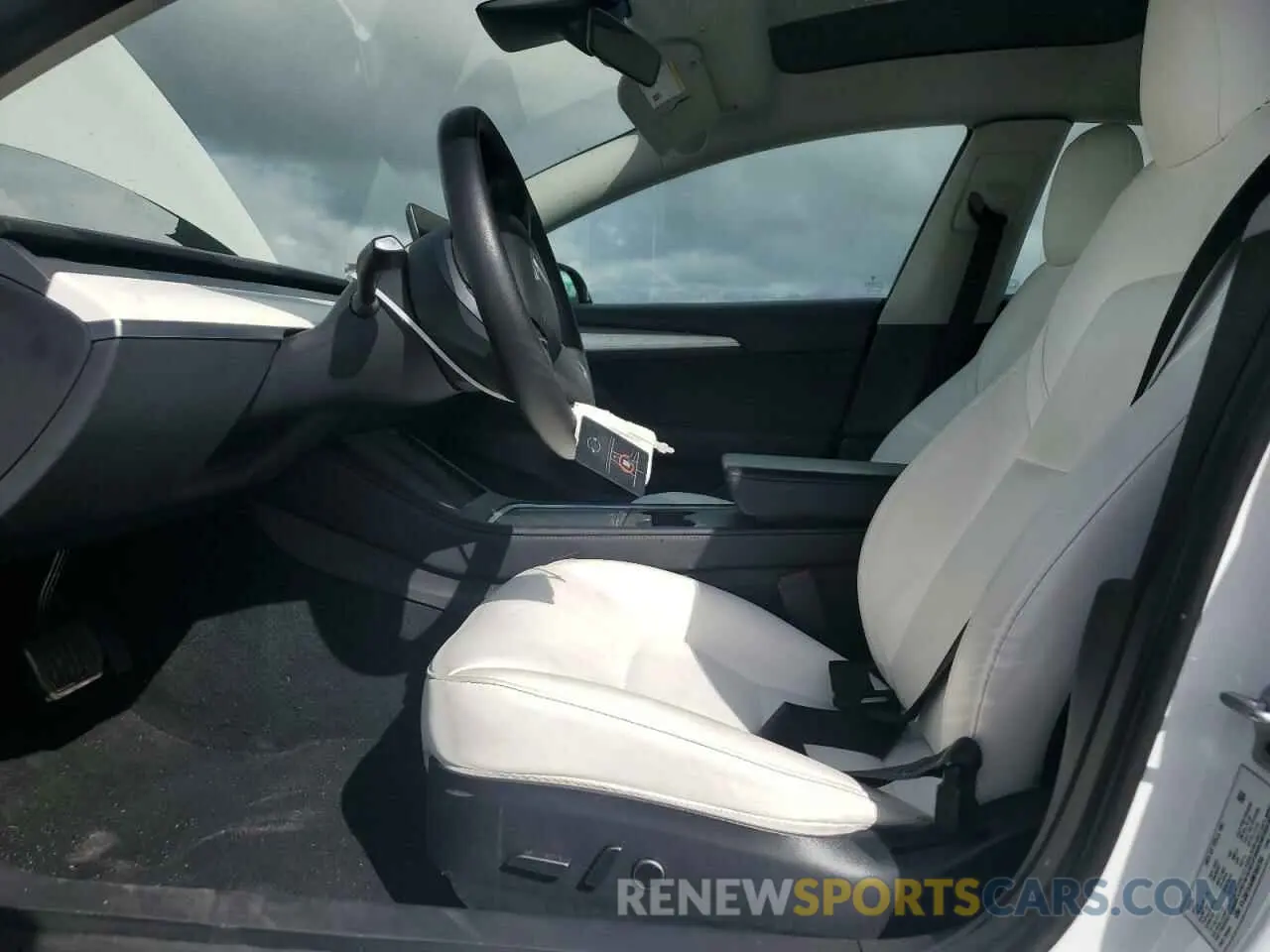 7 Photograph of a damaged car 5YJ3E1EA4NF354750 TESLA MODEL 3 2022