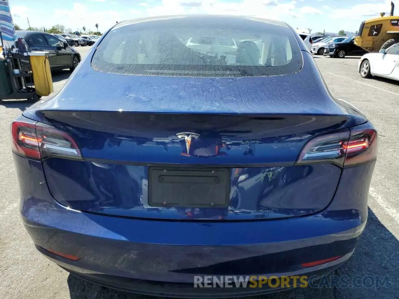 6 Photograph of a damaged car 5YJ3E1EA4NF361410 TESLA MODEL 3 2022
