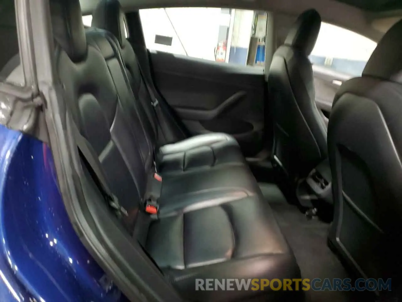 10 Photograph of a damaged car 5YJ3E1EA4NF370382 TESLA MODEL 3 2022