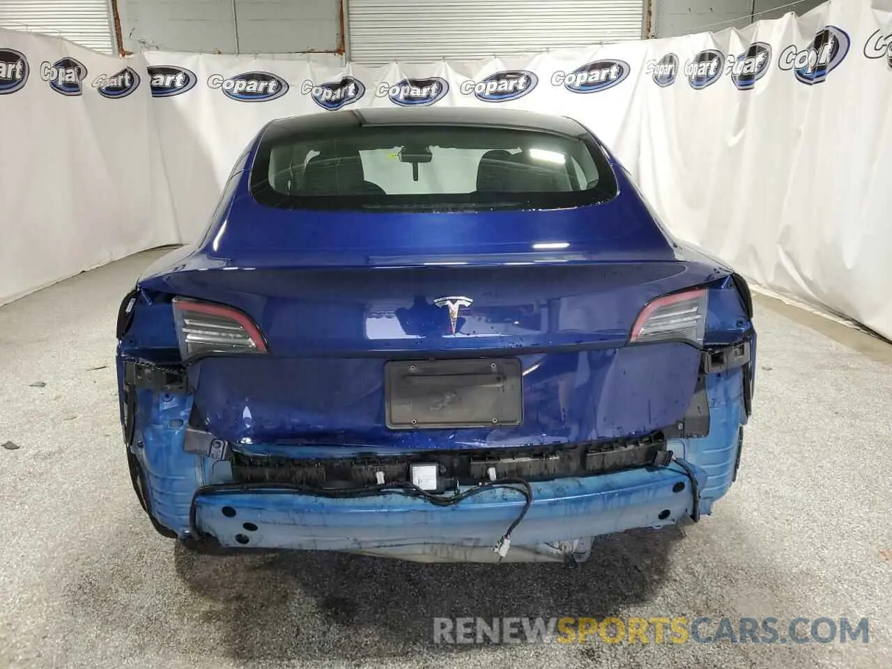 6 Photograph of a damaged car 5YJ3E1EA4NF370382 TESLA MODEL 3 2022