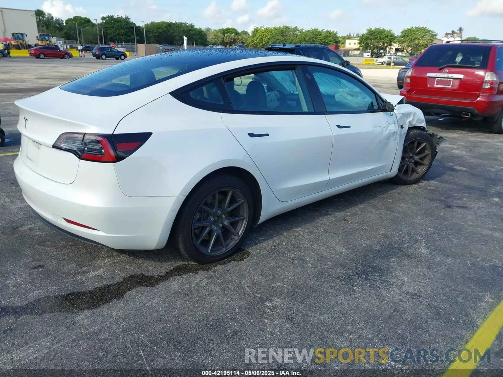 4 Фотография поврежденного автомобиля 5YJ3E1EA5NF164309 TESLA MODEL 3 2022