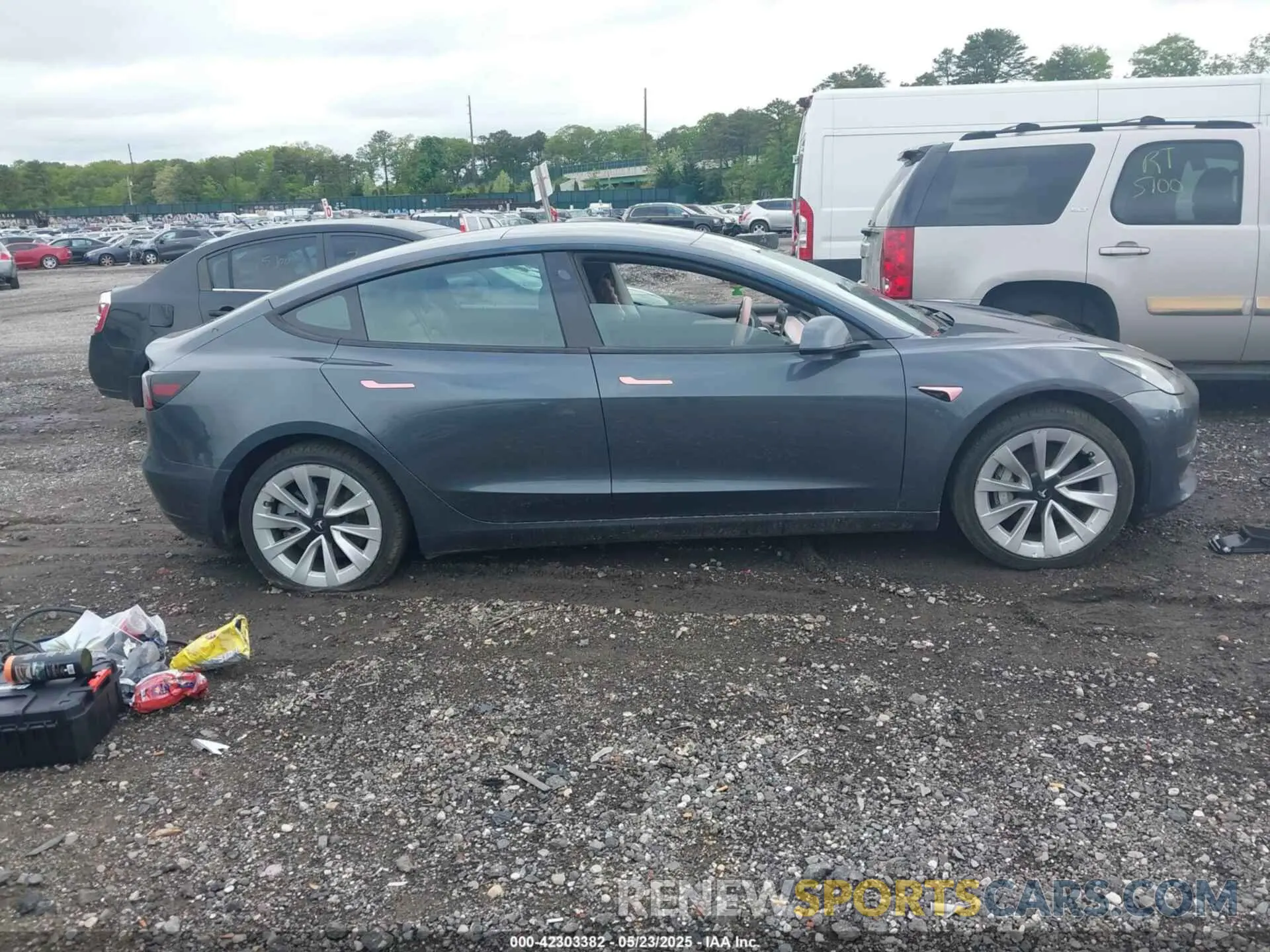 13 Фотография поврежденного автомобиля 5YJ3E1EA5NF185905 TESLA MODEL 3 2022