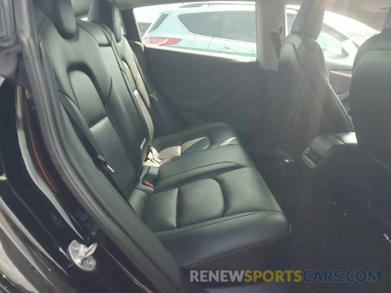 10 Photograph of a damaged car 5YJ3E1EA5NF186293 TESLA MODEL 3 2022