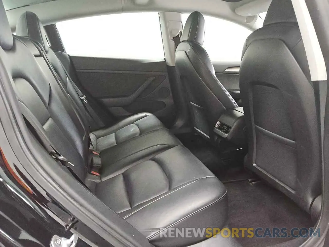 10 Photograph of a damaged car 5YJ3E1EA5NF304004 TESLA MODEL 3 2022