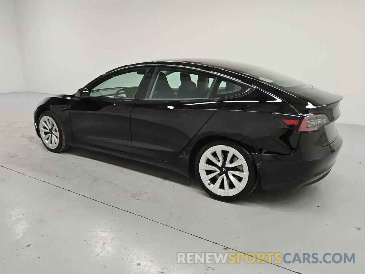 2 Photograph of a damaged car 5YJ3E1EA5NF304004 TESLA MODEL 3 2022