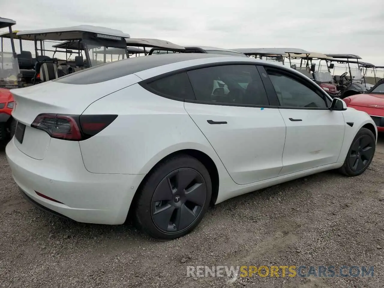 3 Photograph of a damaged car 5YJ3E1EA5NF327573 TESLA MODEL 3 2022