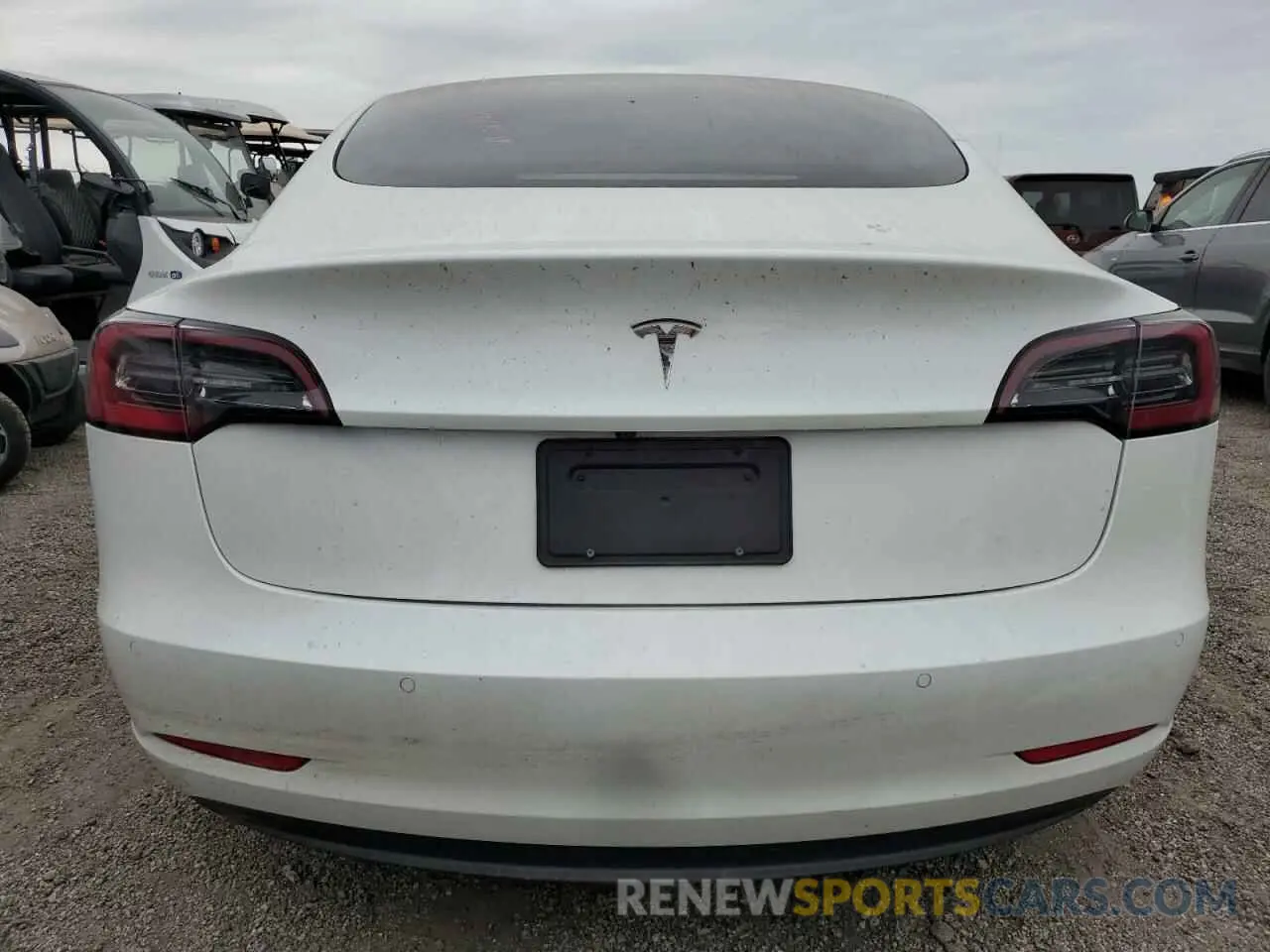 6 Photograph of a damaged car 5YJ3E1EA5NF327573 TESLA MODEL 3 2022