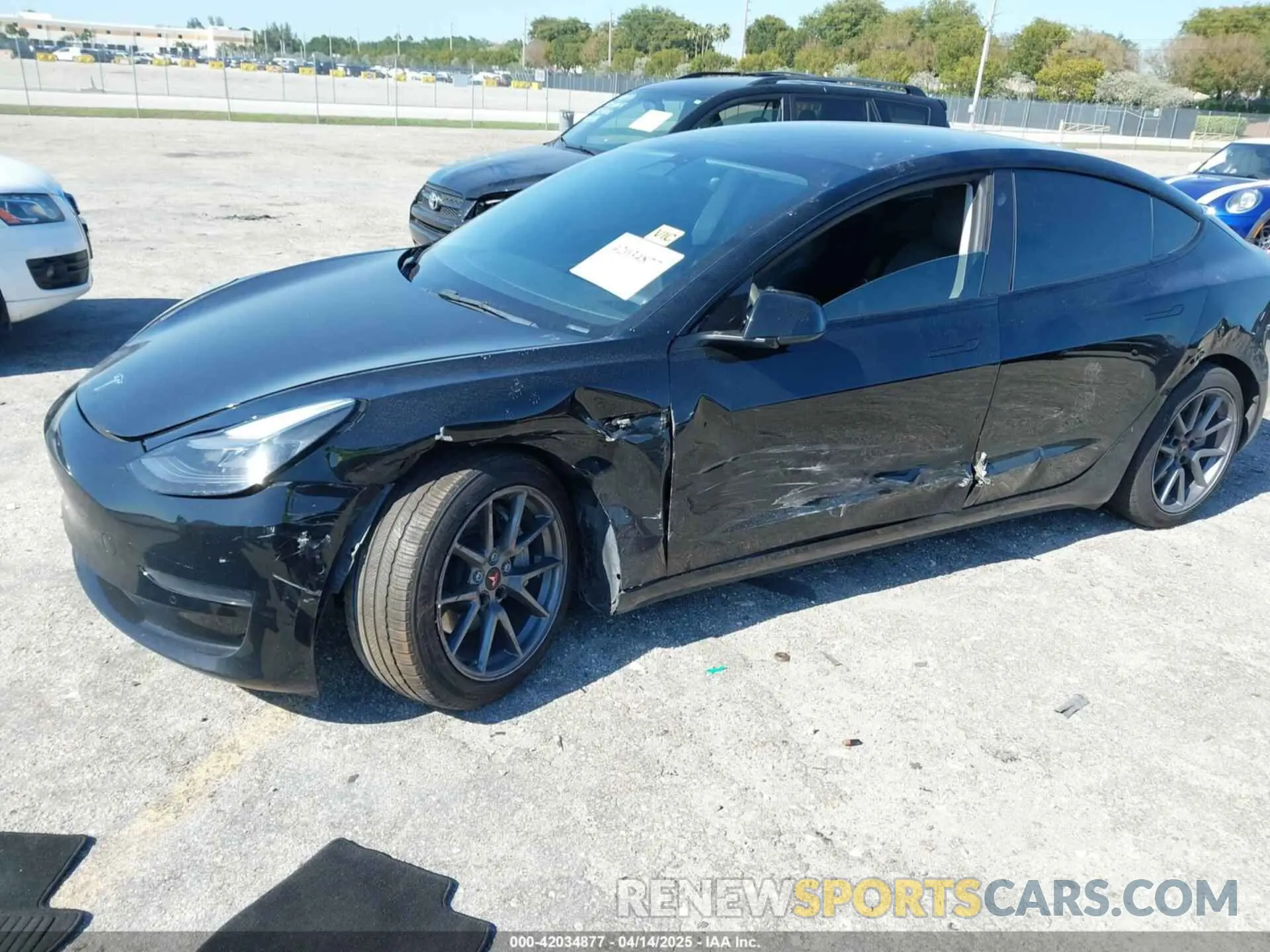 6 Photograph of a damaged car 5YJ3E1EA5NF343952 TESLA MODEL 3 2022