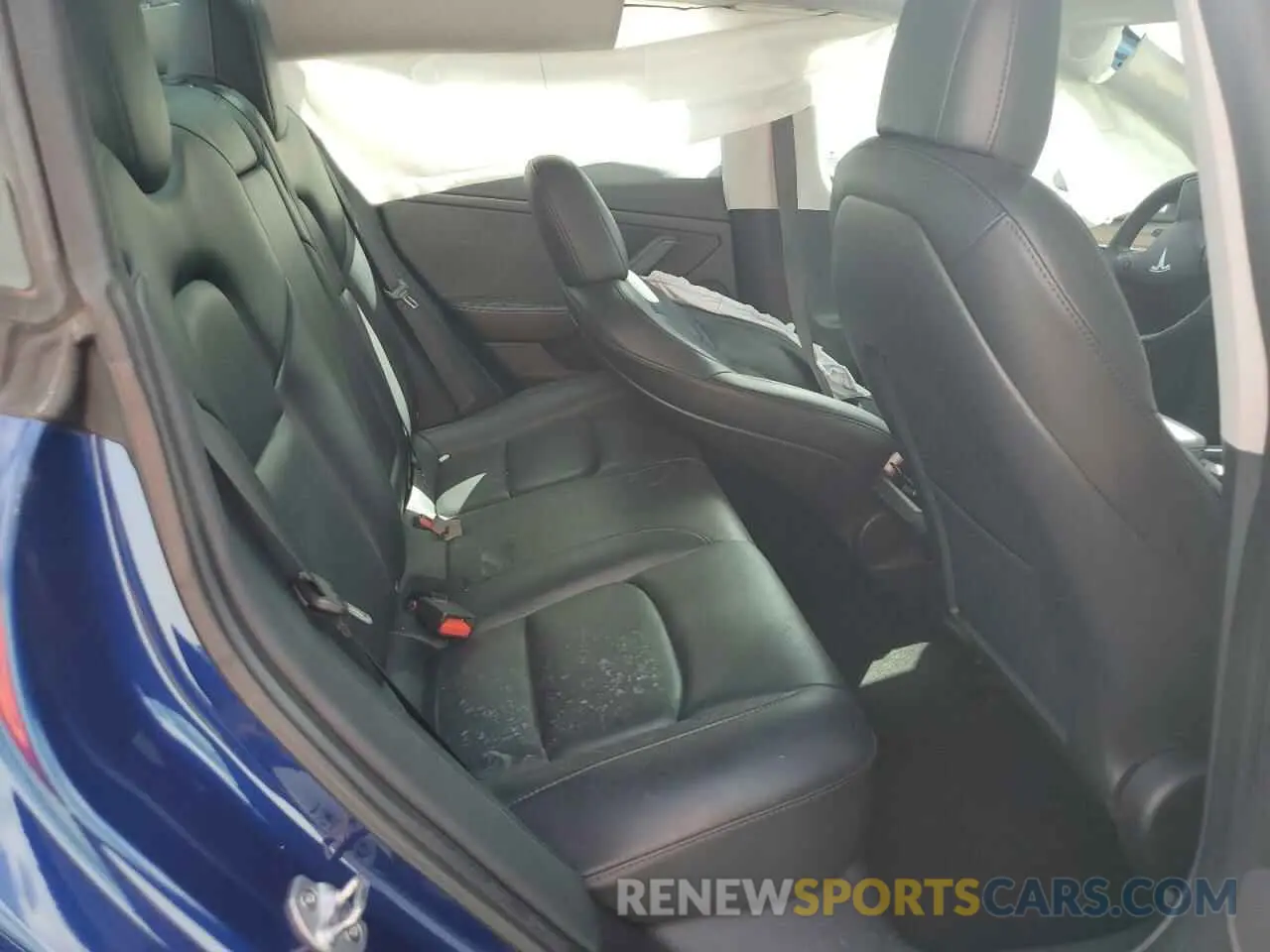 10 Photograph of a damaged car 5YJ3E1EA5NF369175 TESLA MODEL 3 2022