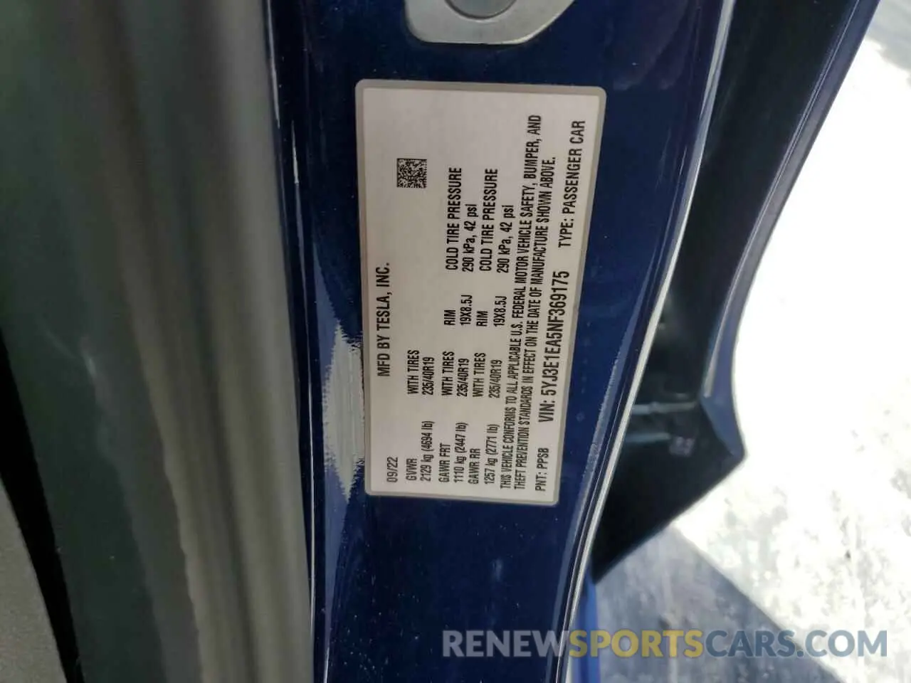 12 Photograph of a damaged car 5YJ3E1EA5NF369175 TESLA MODEL 3 2022