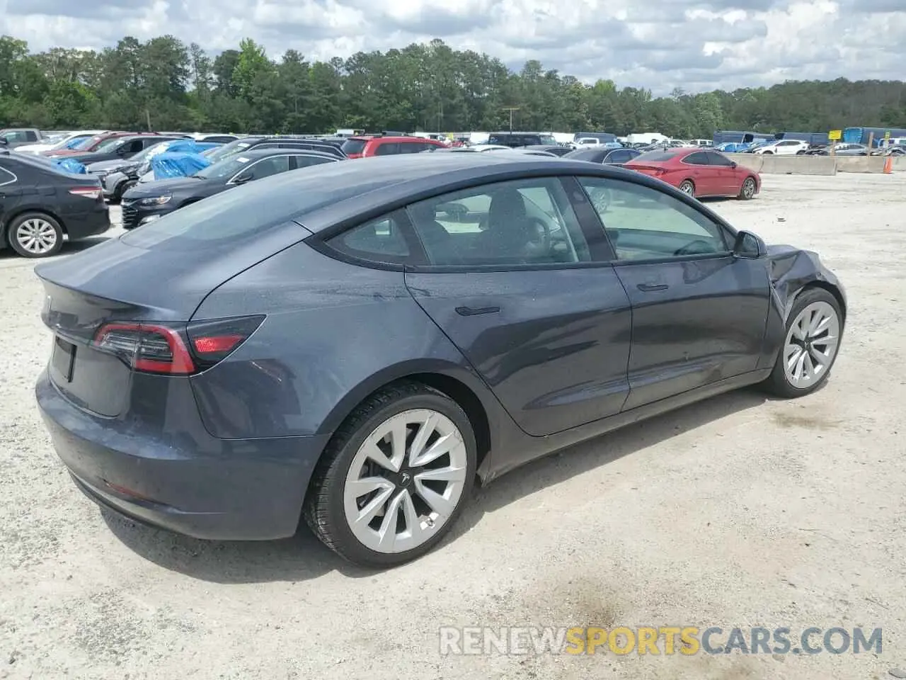 3 Photograph of a damaged car 5YJ3E1EA5NF370682 TESLA MODEL 3 2022