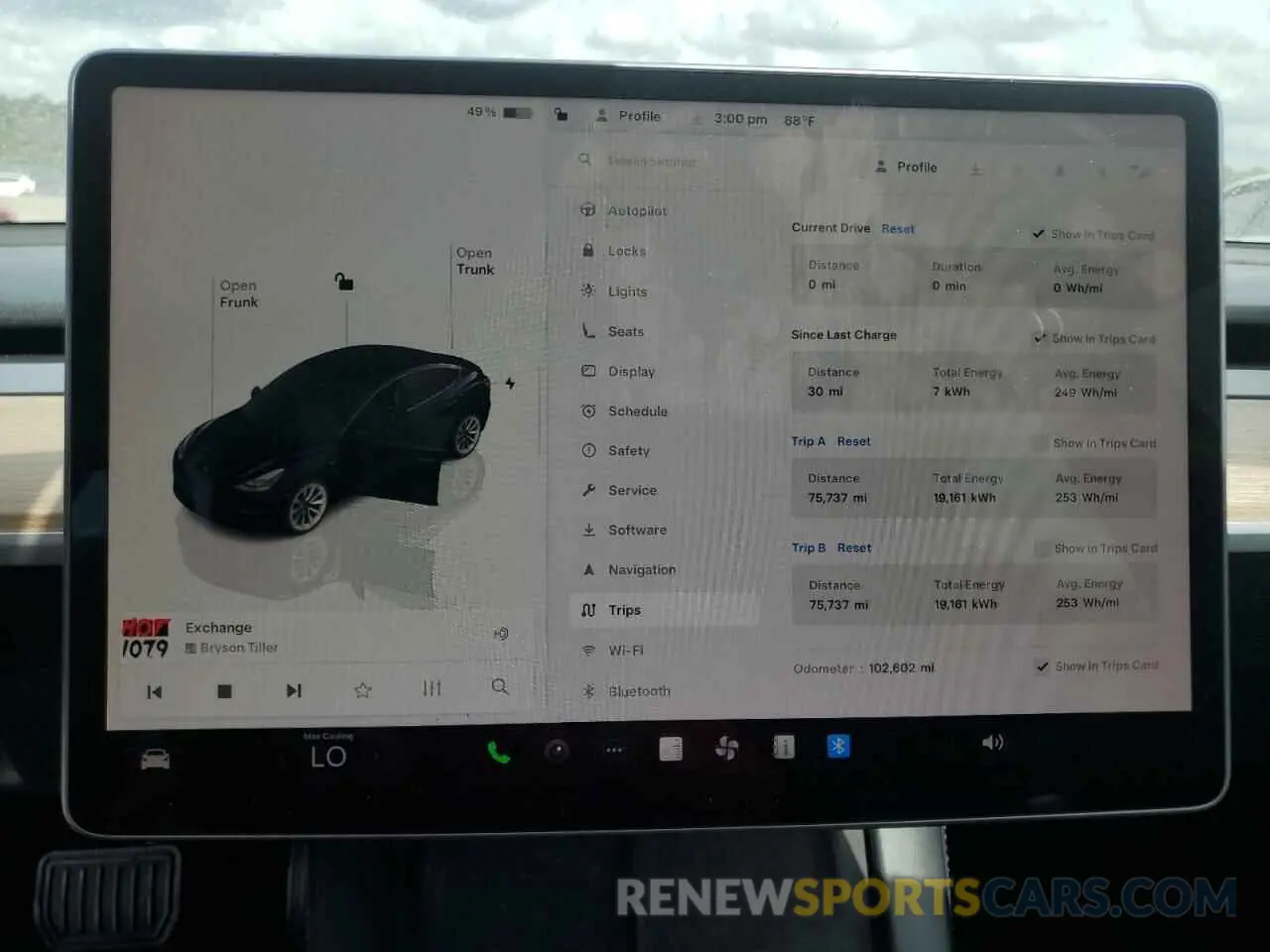 9 Photograph of a damaged car 5YJ3E1EA5NF370682 TESLA MODEL 3 2022