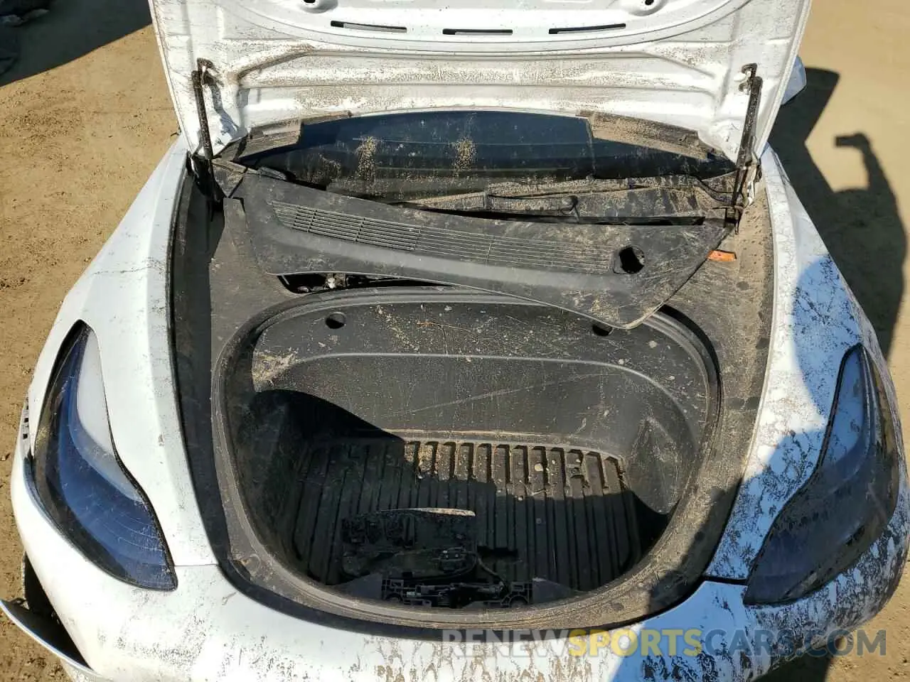 11 Photograph of a damaged car 5YJ3E1EA5NF374232 TESLA MODEL 3 2022