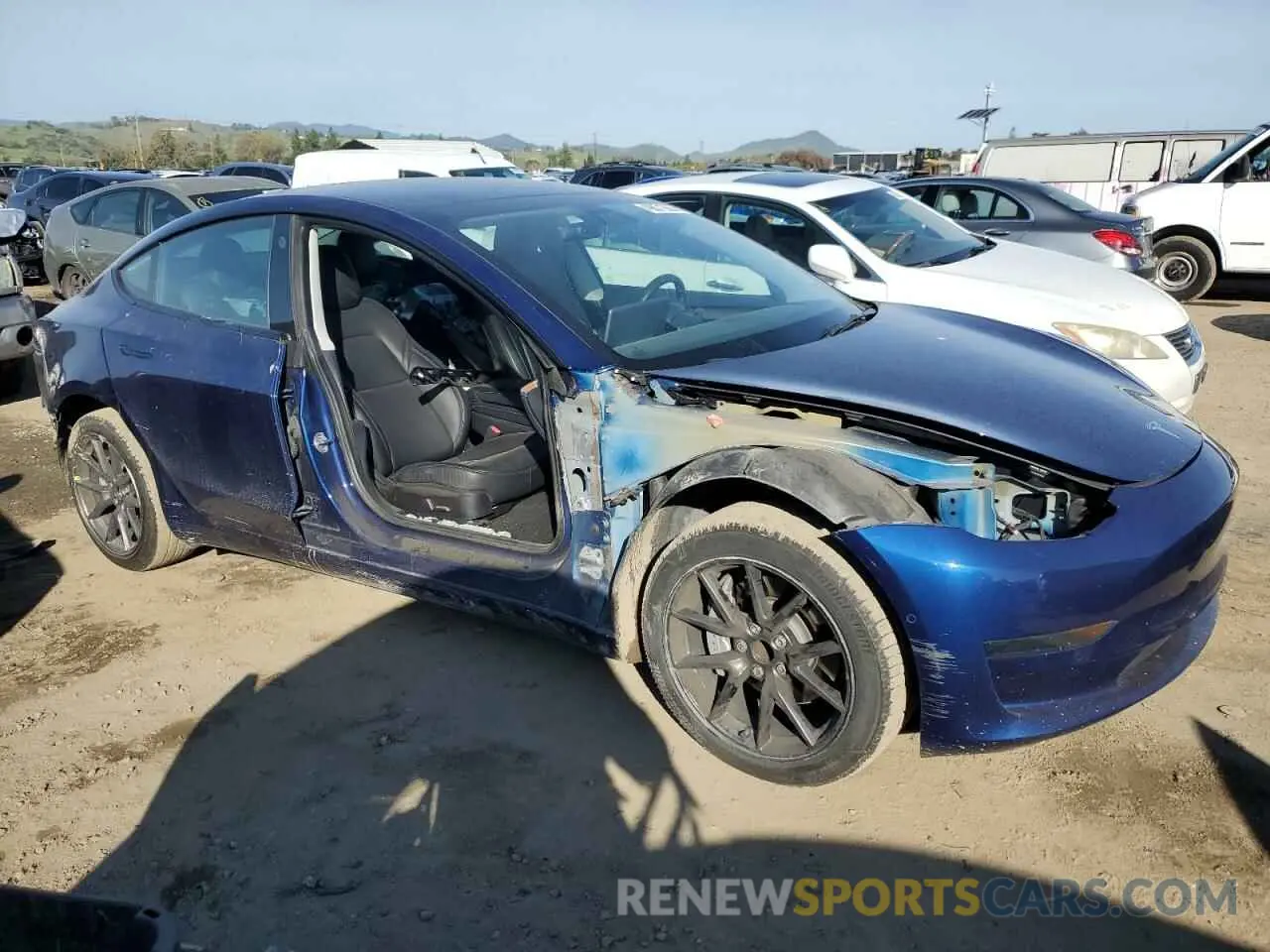 4 Фотография поврежденного автомобиля 5YJ3E1EA6NF147728 TESLA MODEL 3 2022