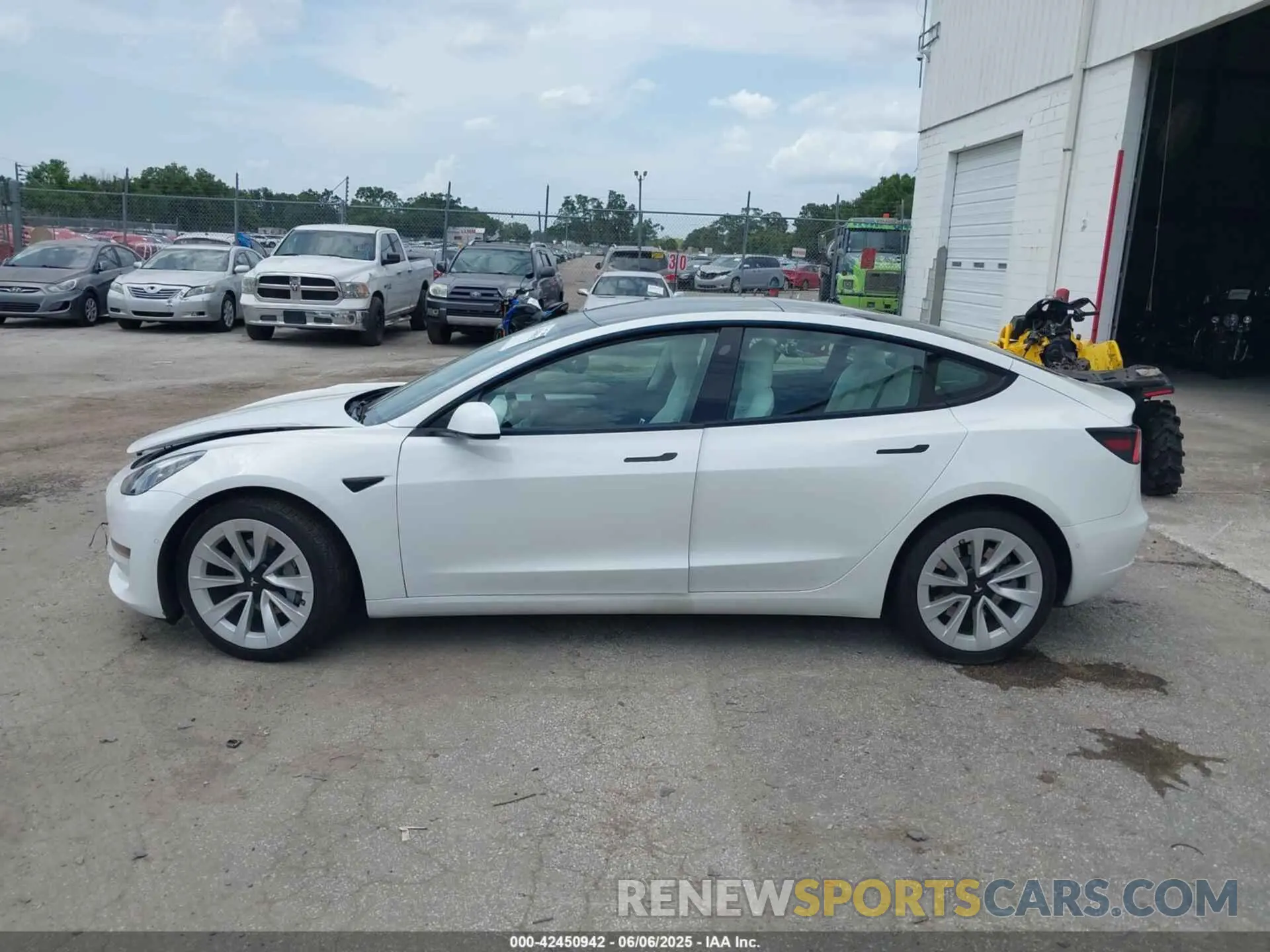 14 Фотография поврежденного автомобиля 5YJ3E1EA6NF153853 TESLA MODEL 3 2022