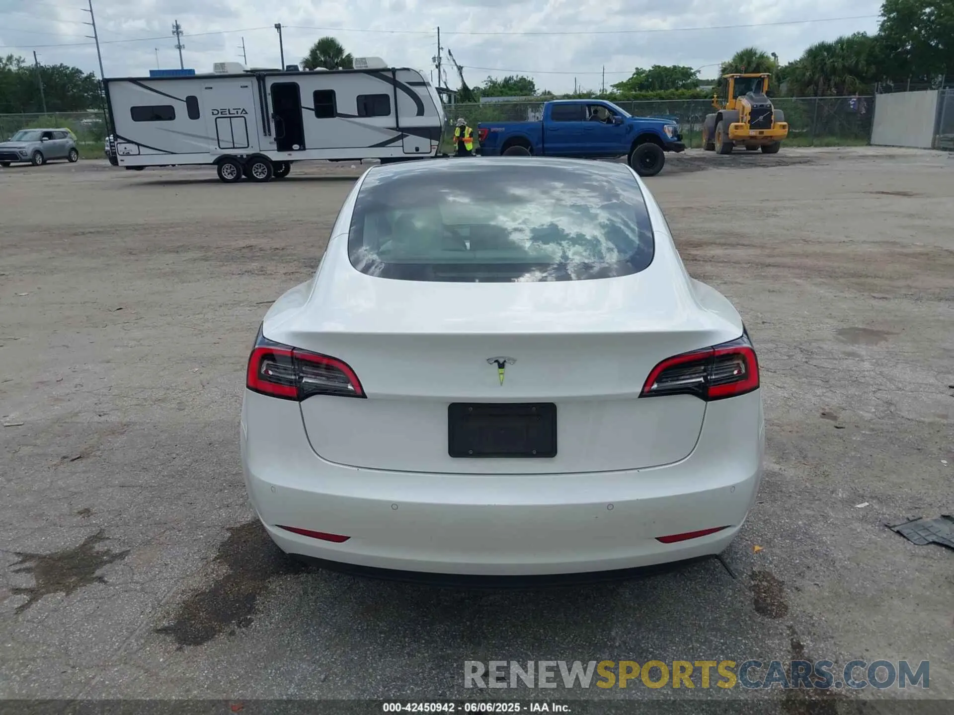 16 Фотография поврежденного автомобиля 5YJ3E1EA6NF153853 TESLA MODEL 3 2022