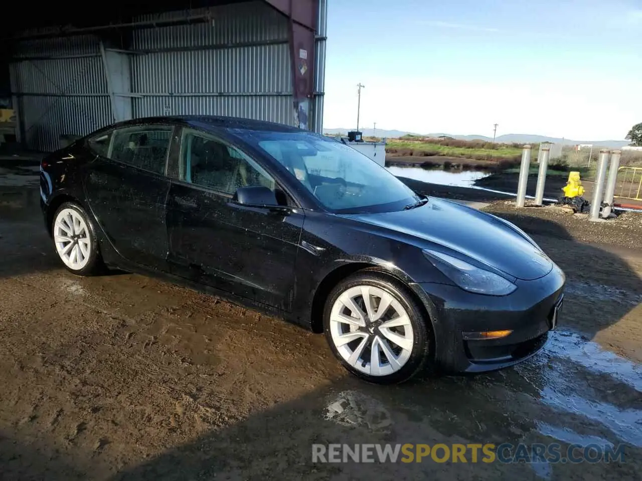 4 Photograph of a damaged car 5YJ3E1EA6NF191129 TESLA MODEL 3 2022