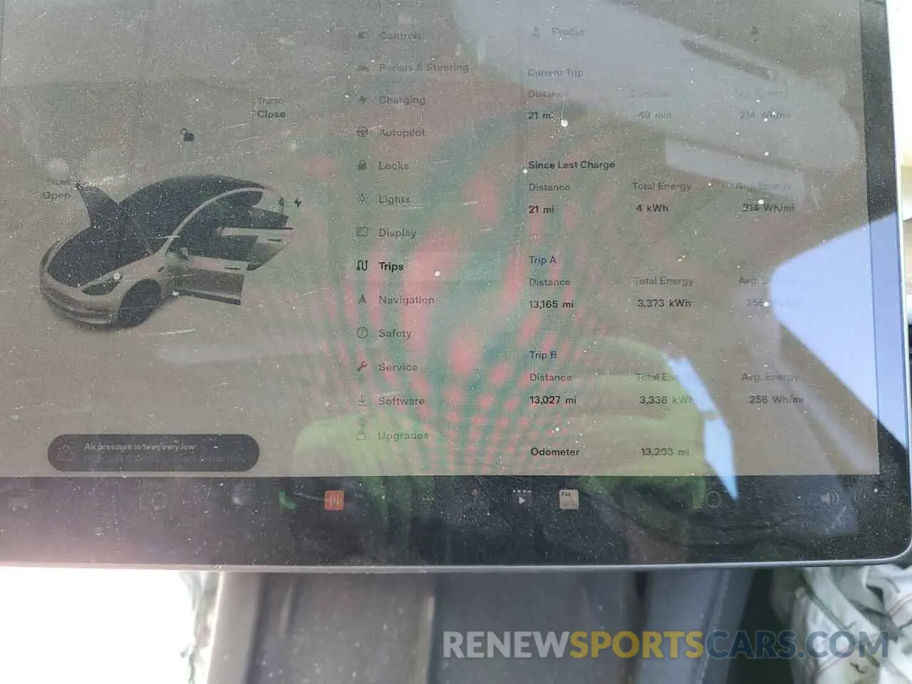 9 Photograph of a damaged car 5YJ3E1EA6NF191258 TESLA MODEL 3 2022