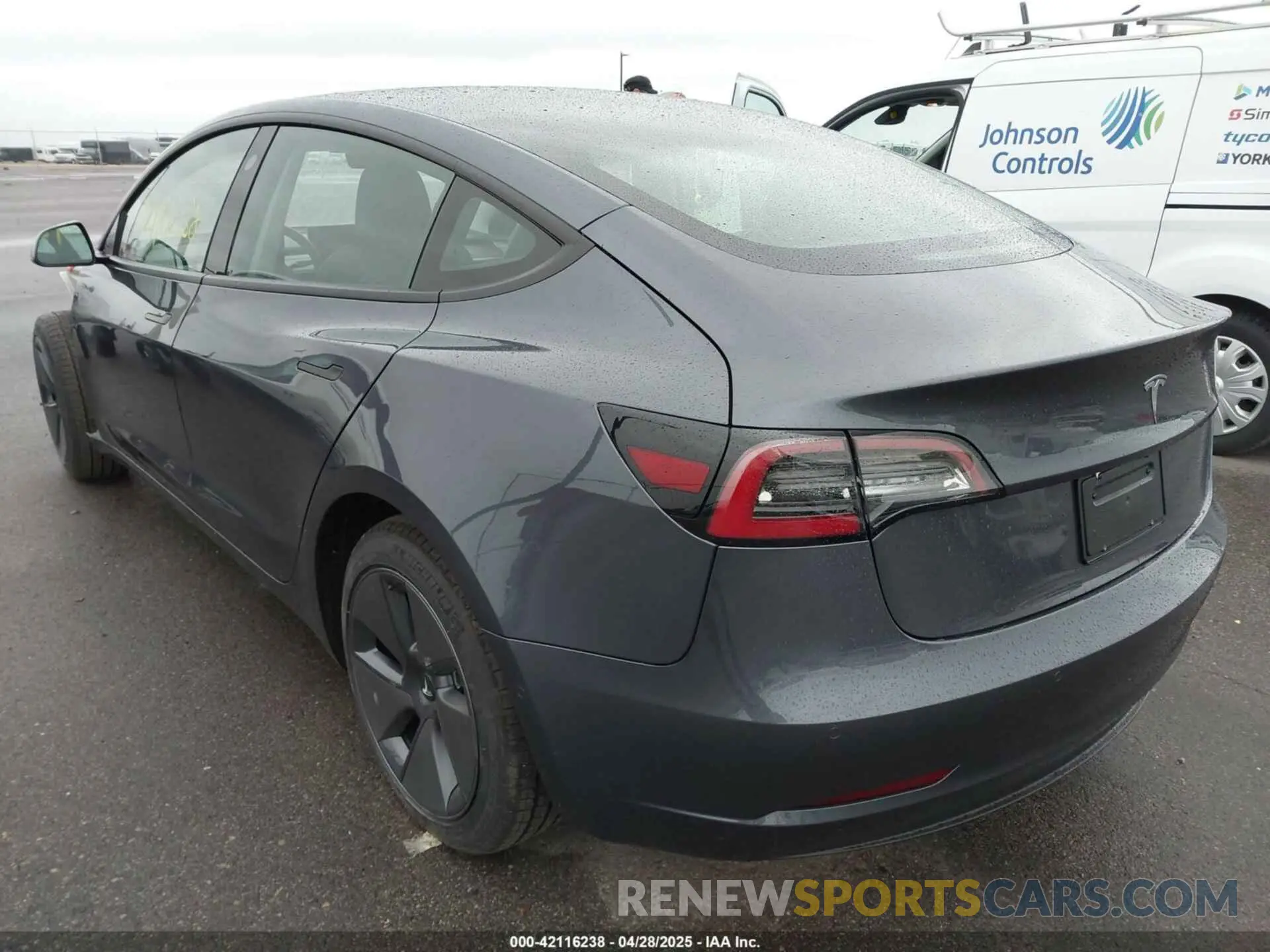 3 Photograph of a damaged car 5YJ3E1EA6NF238465 TESLA MODEL 3 2022