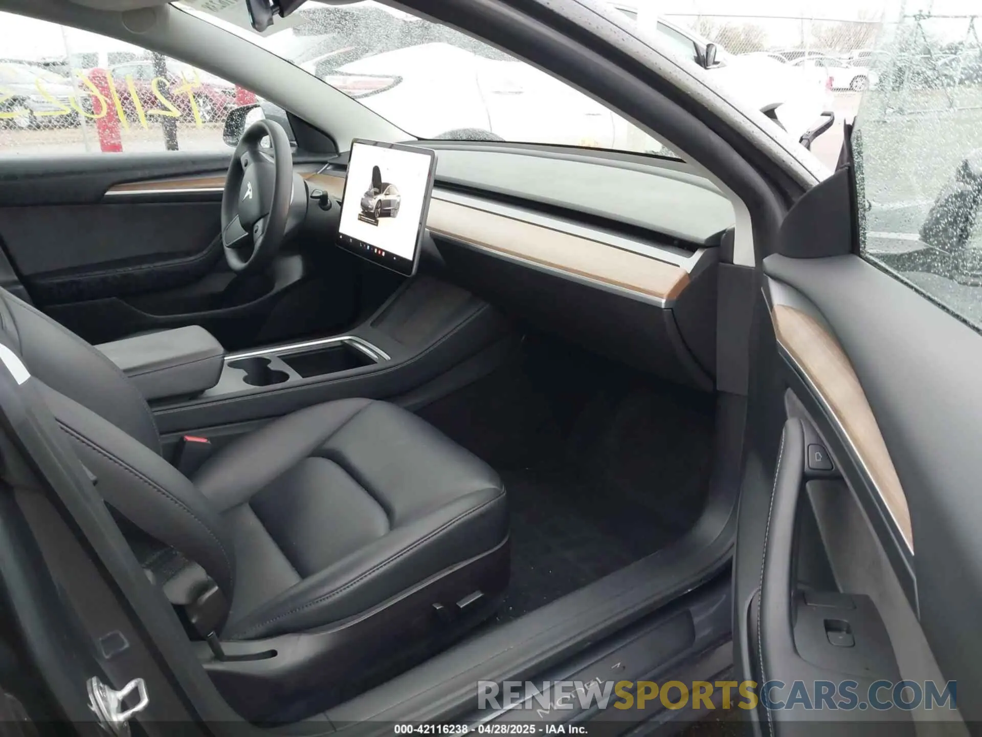 5 Photograph of a damaged car 5YJ3E1EA6NF238465 TESLA MODEL 3 2022