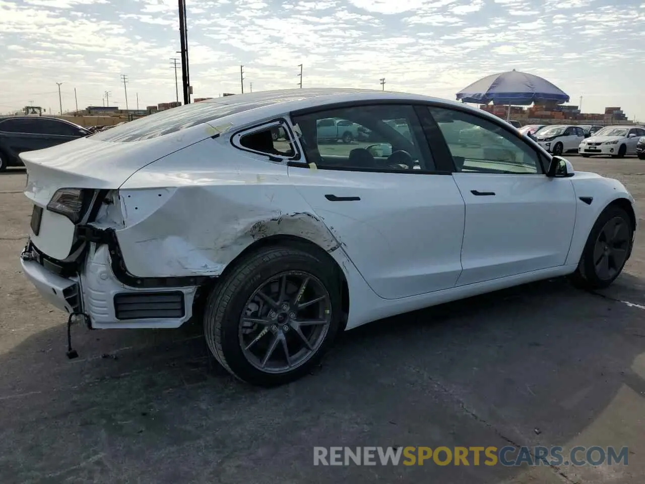 3 Photograph of a damaged car 5YJ3E1EA6NF331051 TESLA MODEL 3 2022