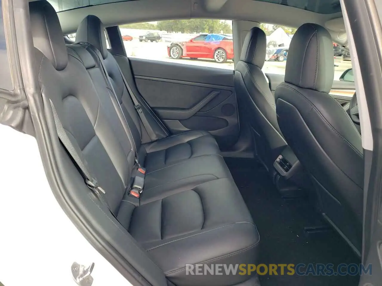 10 Photograph of a damaged car 5YJ3E1EA6NF340655 TESLA MODEL 3 2022