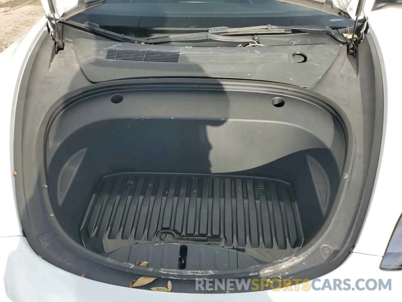 11 Photograph of a damaged car 5YJ3E1EA6NF368696 TESLA MODEL 3 2022
