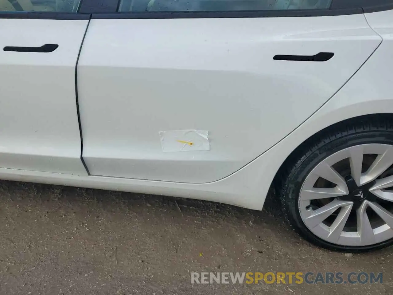 12 Photograph of a damaged car 5YJ3E1EA6NF368696 TESLA MODEL 3 2022