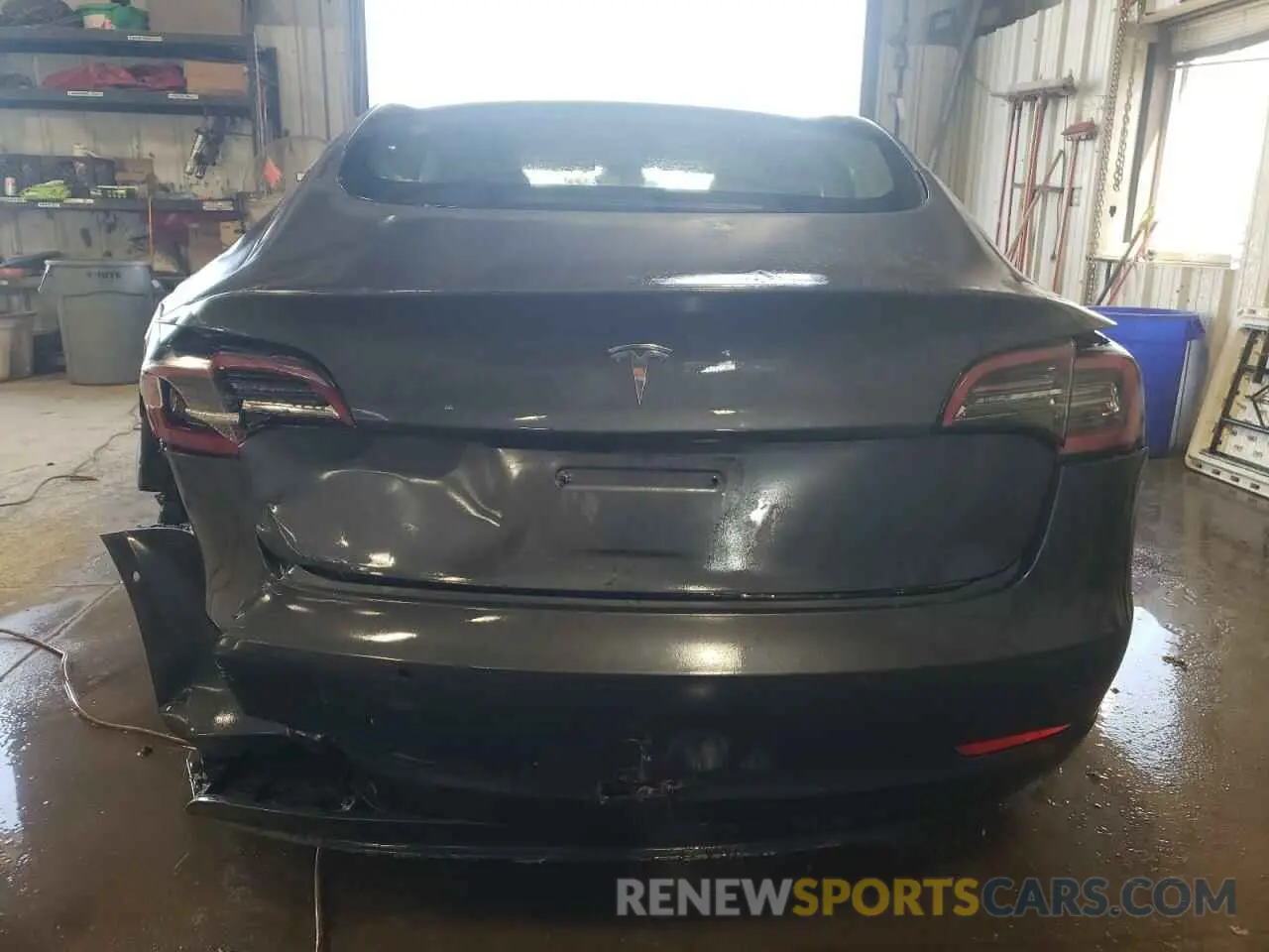 6 Photograph of a damaged car 5YJ3E1EA6NF370965 TESLA MODEL 3 2022