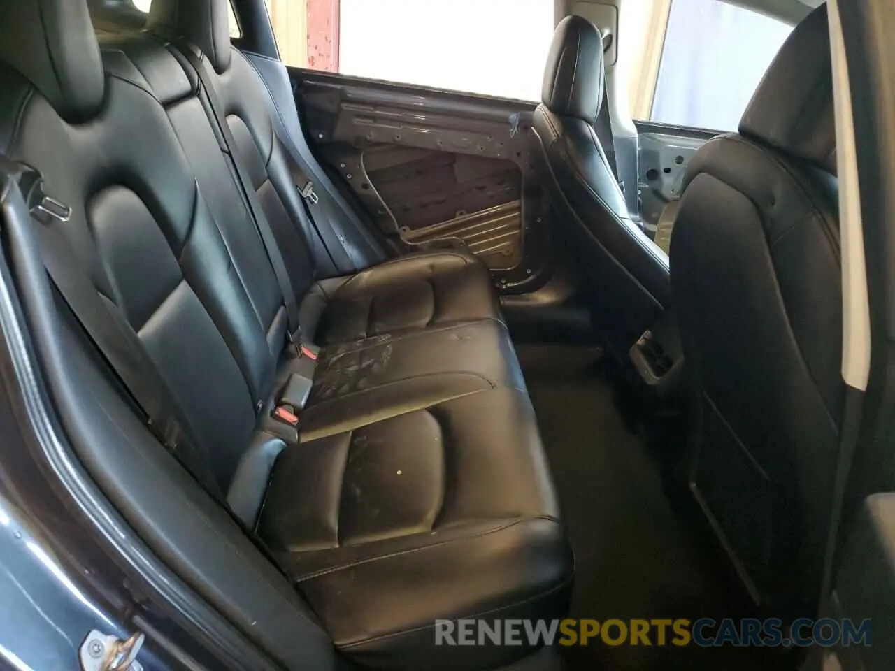 10 Photograph of a damaged car 5YJ3E1EA6NF371758 TESLA MODEL 3 2022