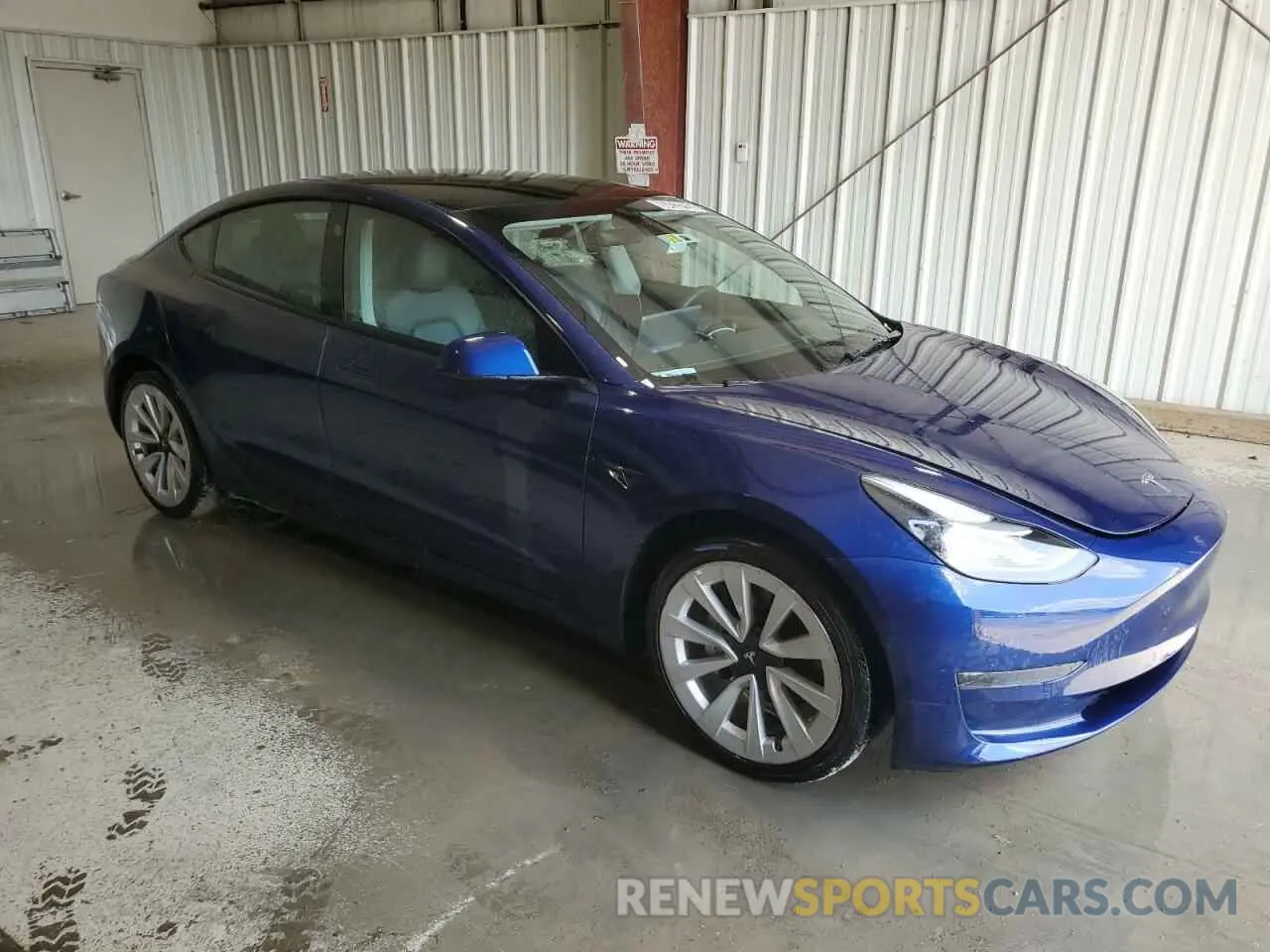 4 Photograph of a damaged car 5YJ3E1EA6NF371923 TESLA MODEL 3 2022