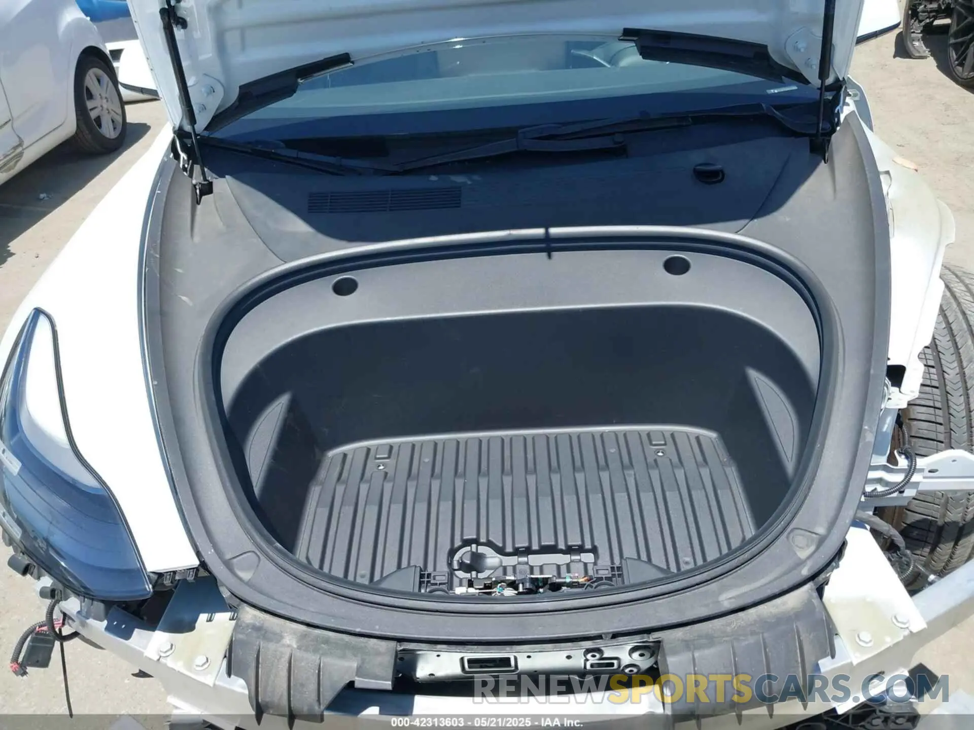 10 Photograph of a damaged car 5YJ3E1EA6NF376605 TESLA MODEL 3 2022