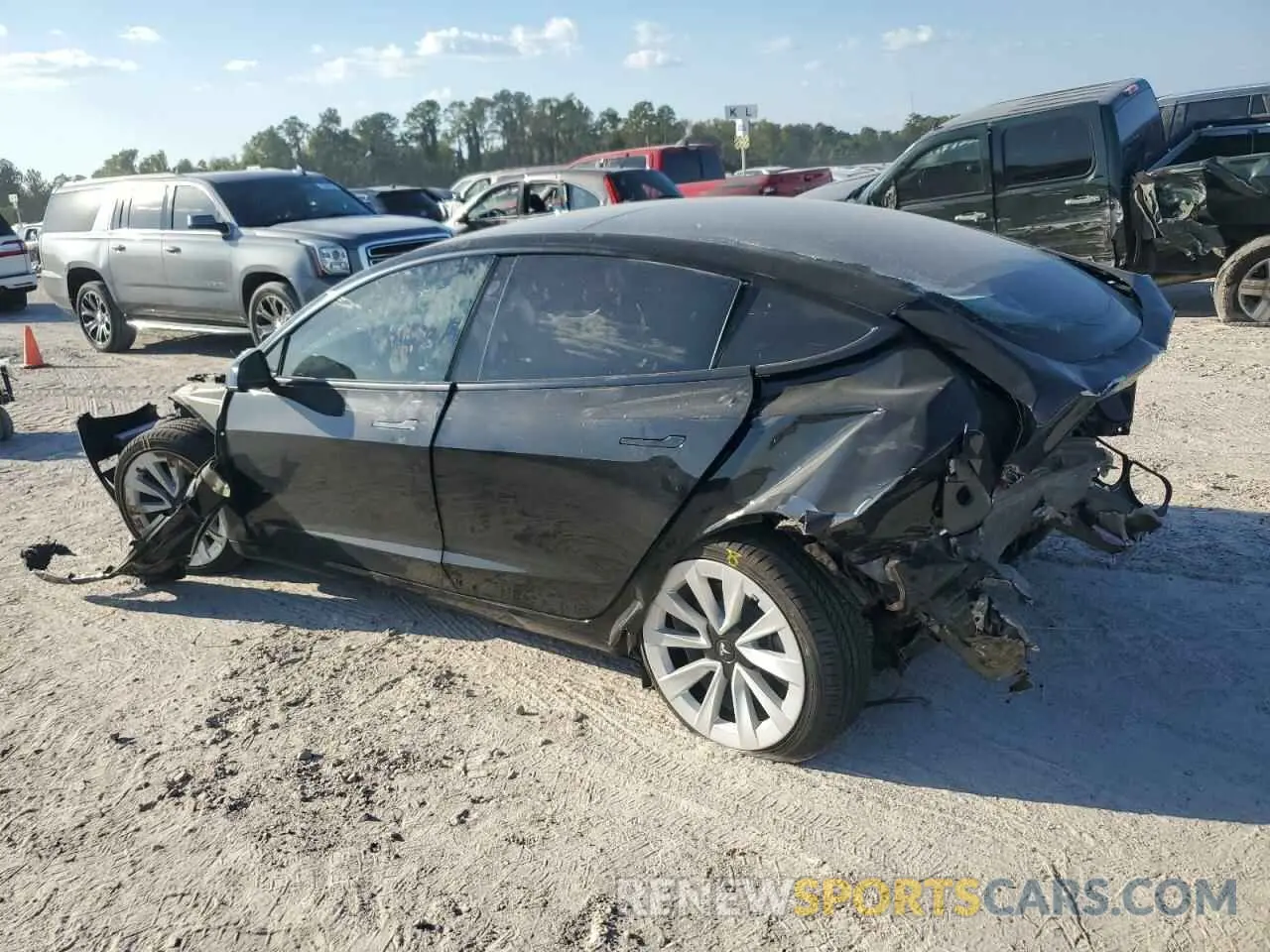 2 Photograph of a damaged car 5YJ3E1EA7NF121994 TESLA MODEL 3 2022