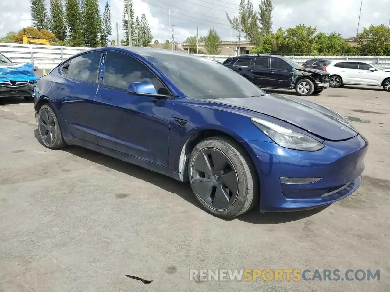 4 Фотография поврежденного автомобиля 5YJ3E1EA7NF190555 TESLA MODEL 3 2022