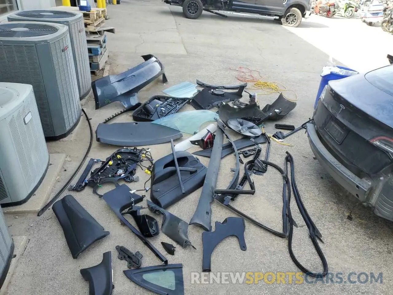 12 Photograph of a damaged car 5YJ3E1EA7NF289621 TESLA MODEL 3 2022