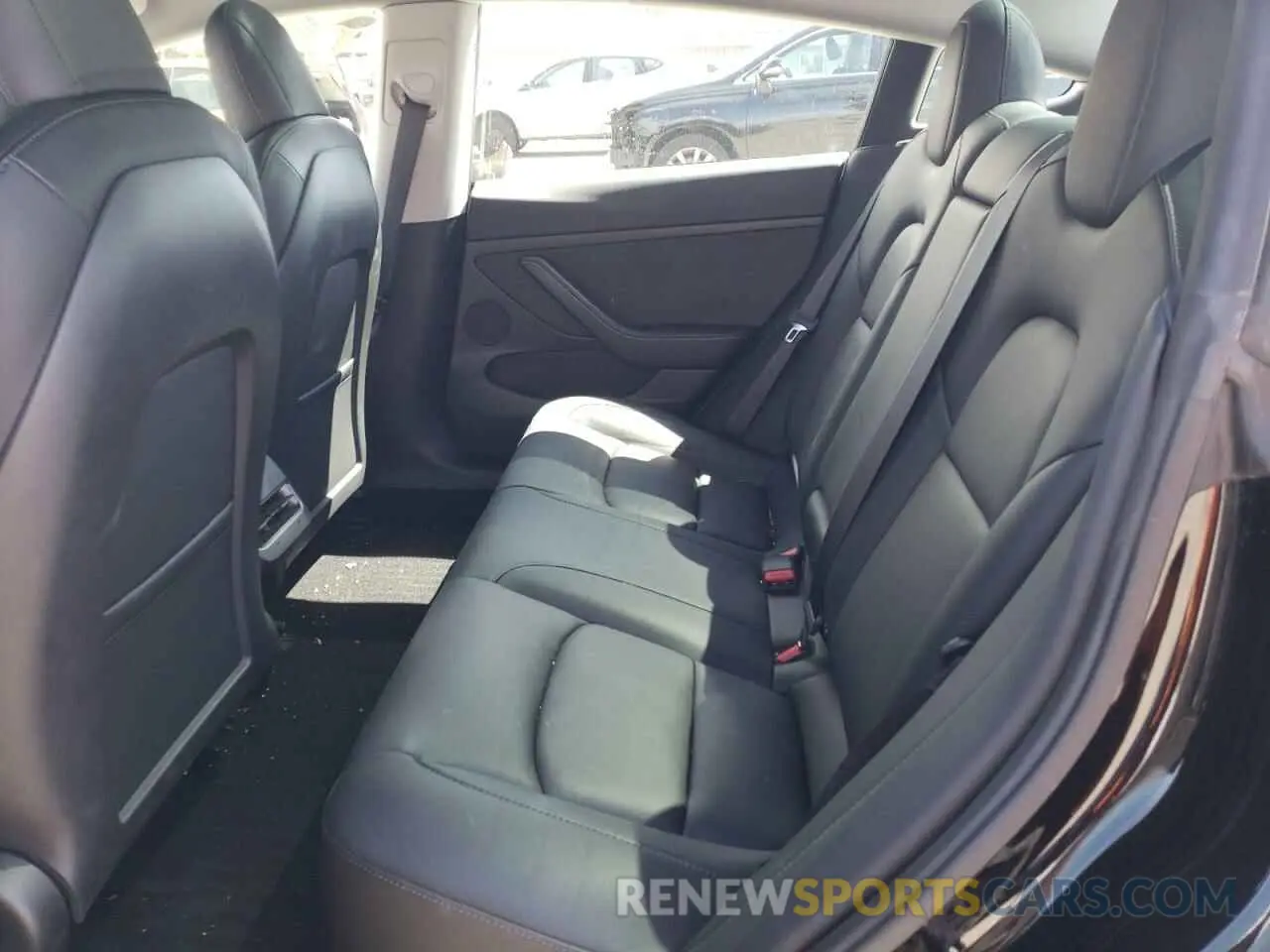 10 Photograph of a damaged car 5YJ3E1EA7NF301895 TESLA MODEL 3 2022