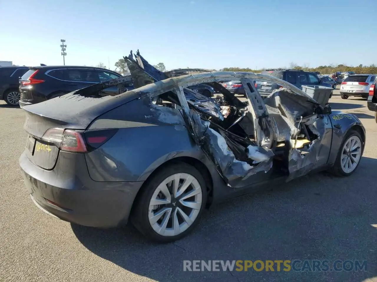 3 Photograph of a damaged car 5YJ3E1EA7NF335948 TESLA MODEL 3 2022