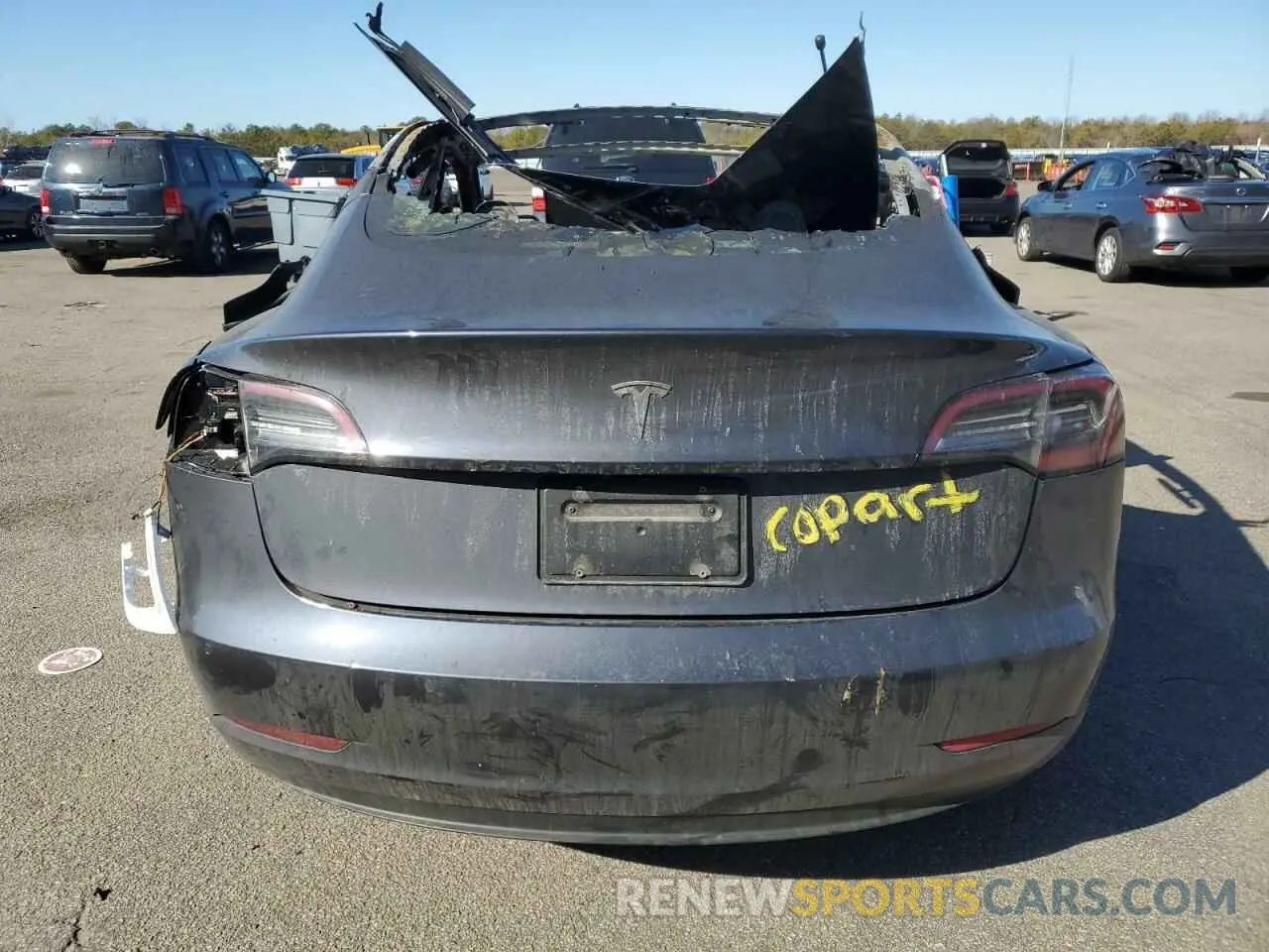 6 Photograph of a damaged car 5YJ3E1EA7NF335948 TESLA MODEL 3 2022