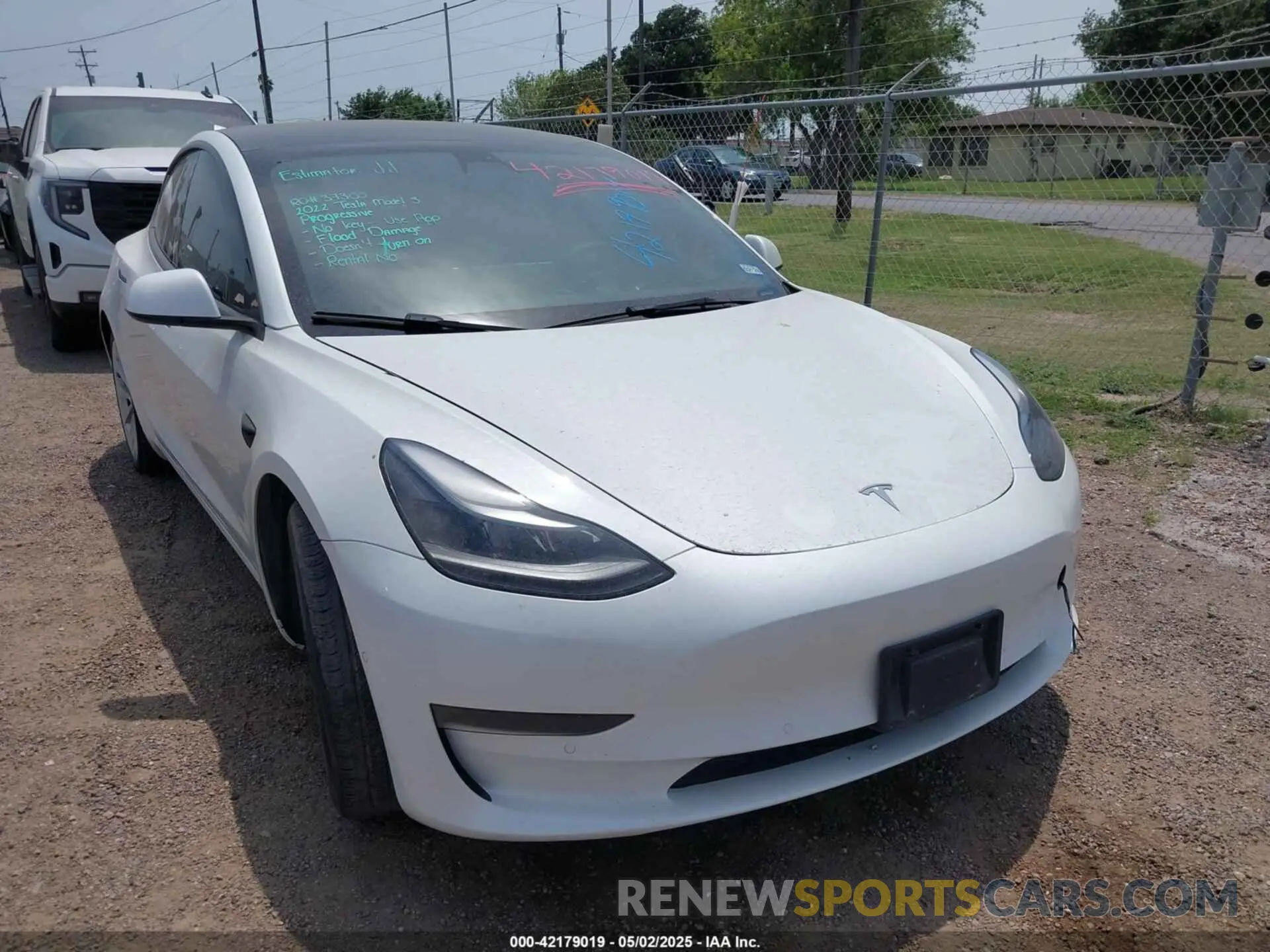1 Photograph of a damaged car 5YJ3E1EA7NF338526 TESLA MODEL 3 2022
