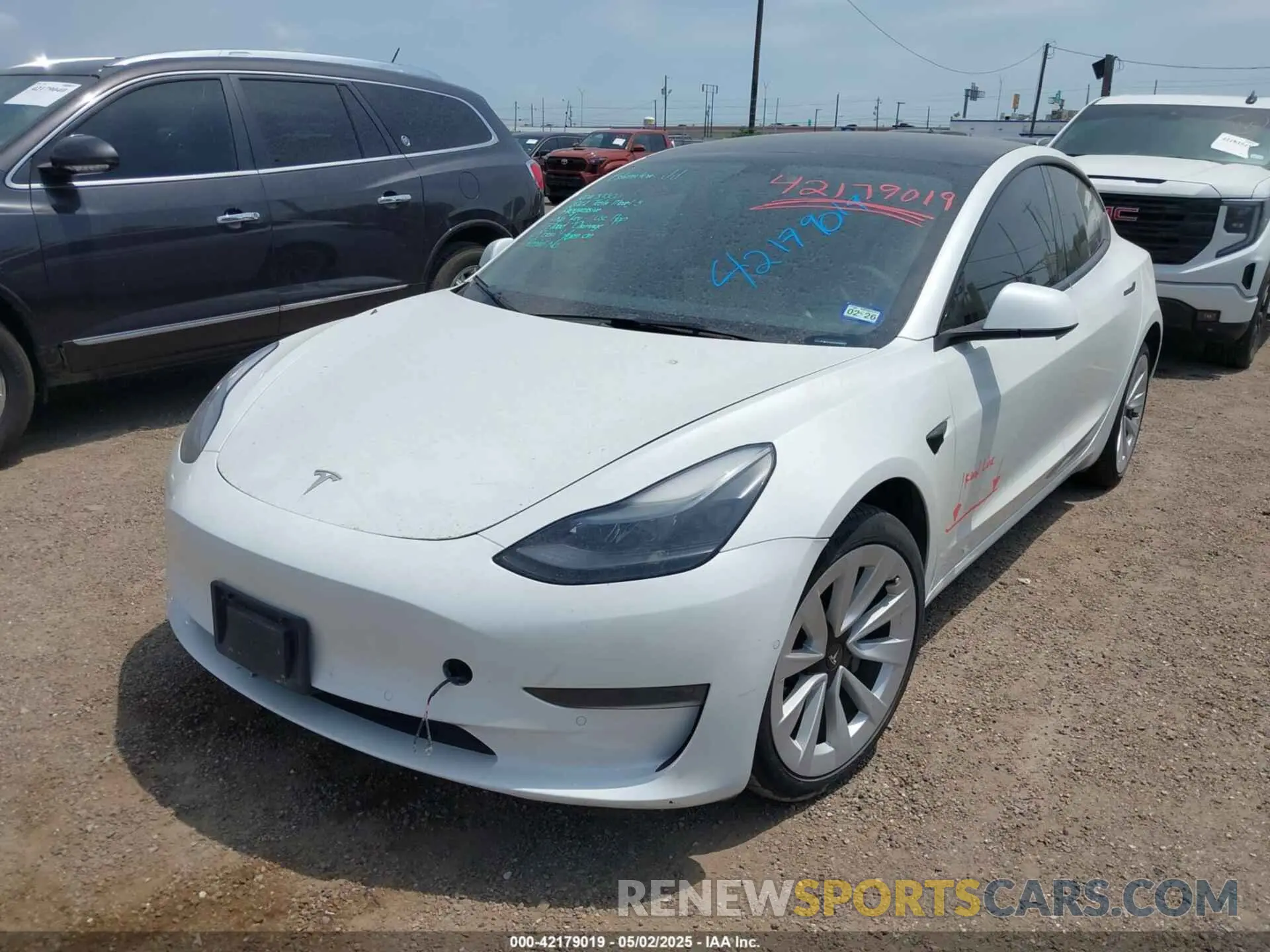 2 Photograph of a damaged car 5YJ3E1EA7NF338526 TESLA MODEL 3 2022