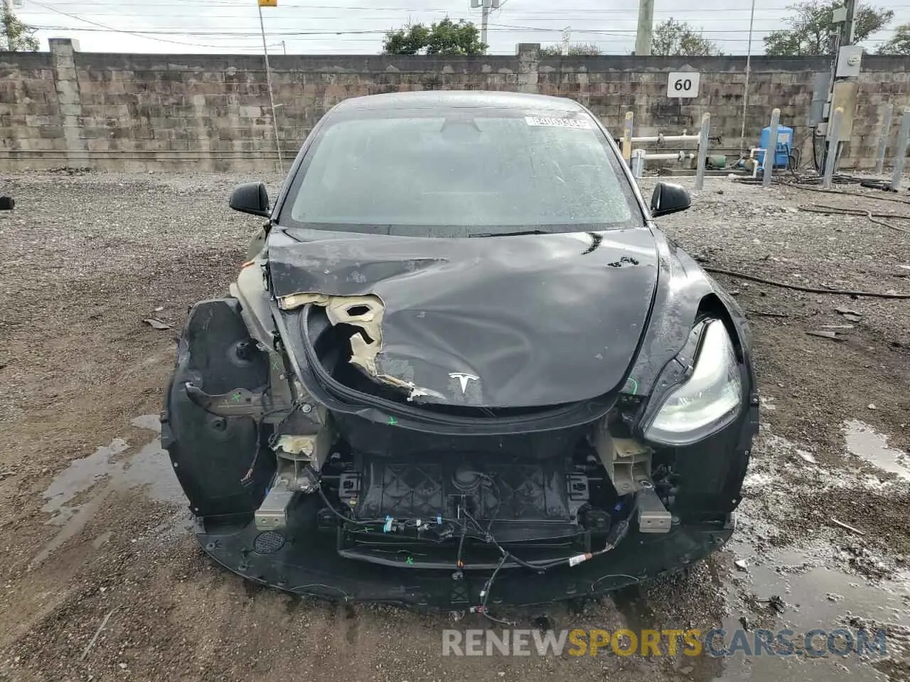 5 Photograph of a damaged car 5YJ3E1EA7NF372398 TESLA MODEL 3 2022