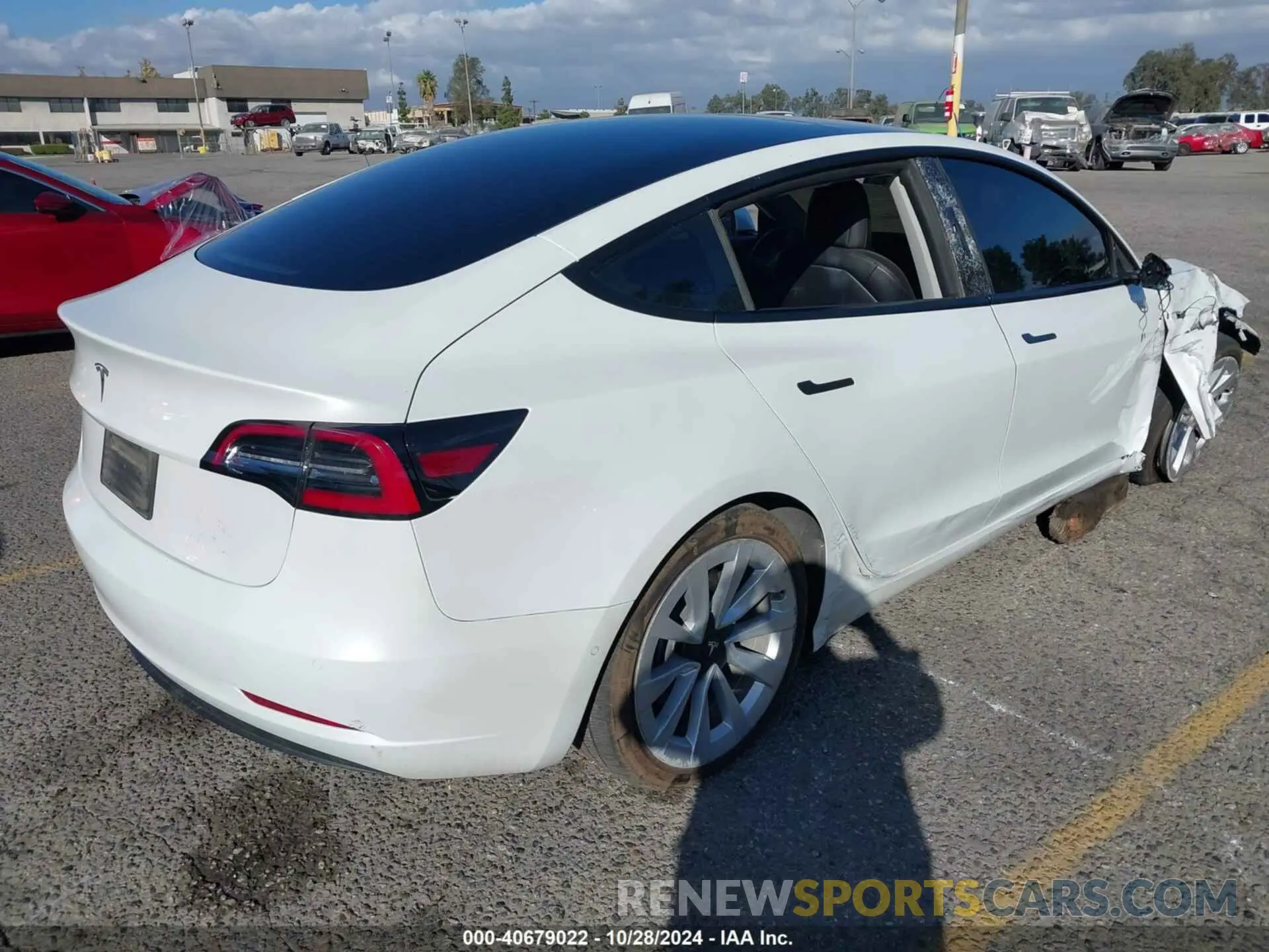 4 Photograph of a damaged car 5YJ3E1EA8NF144569 TESLA MODEL 3 2022