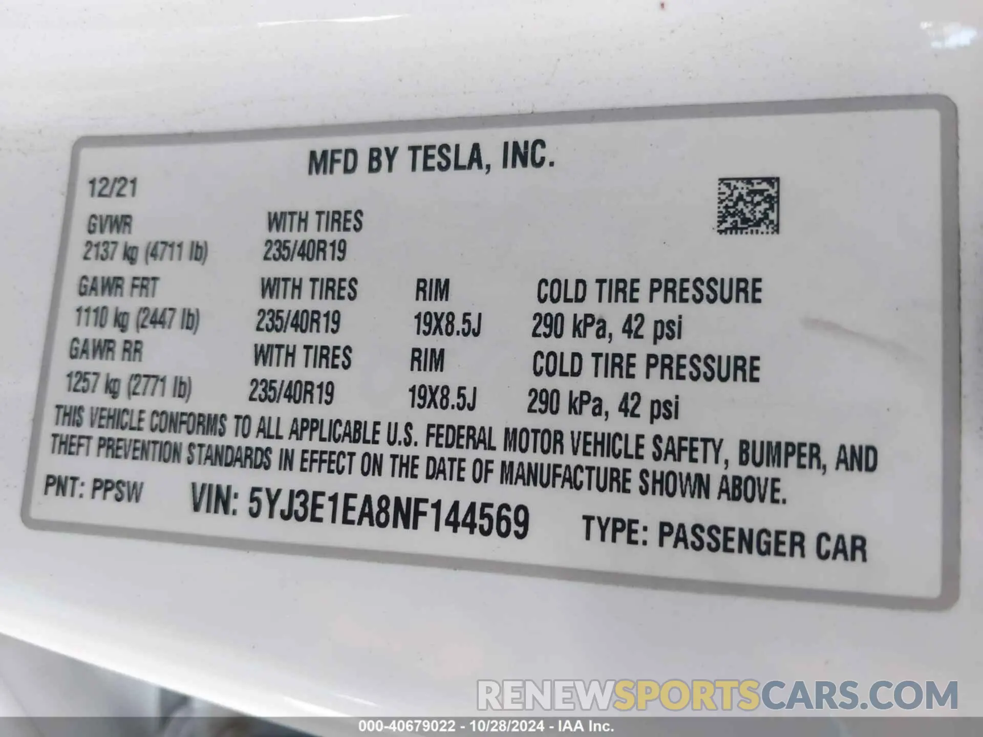 9 Photograph of a damaged car 5YJ3E1EA8NF144569 TESLA MODEL 3 2022