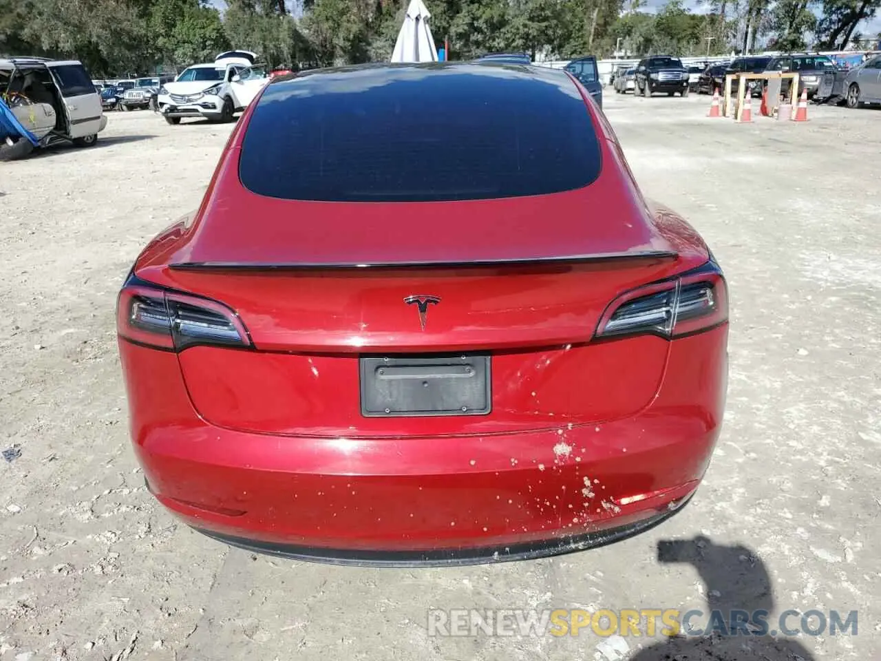 6 Photograph of a damaged car 5YJ3E1EA8NF186692 TESLA MODEL 3 2022