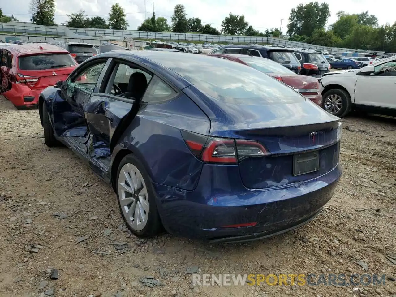 3 Photograph of a damaged car 5YJ3E1EA8NF192086 TESLA MODEL 3 2022