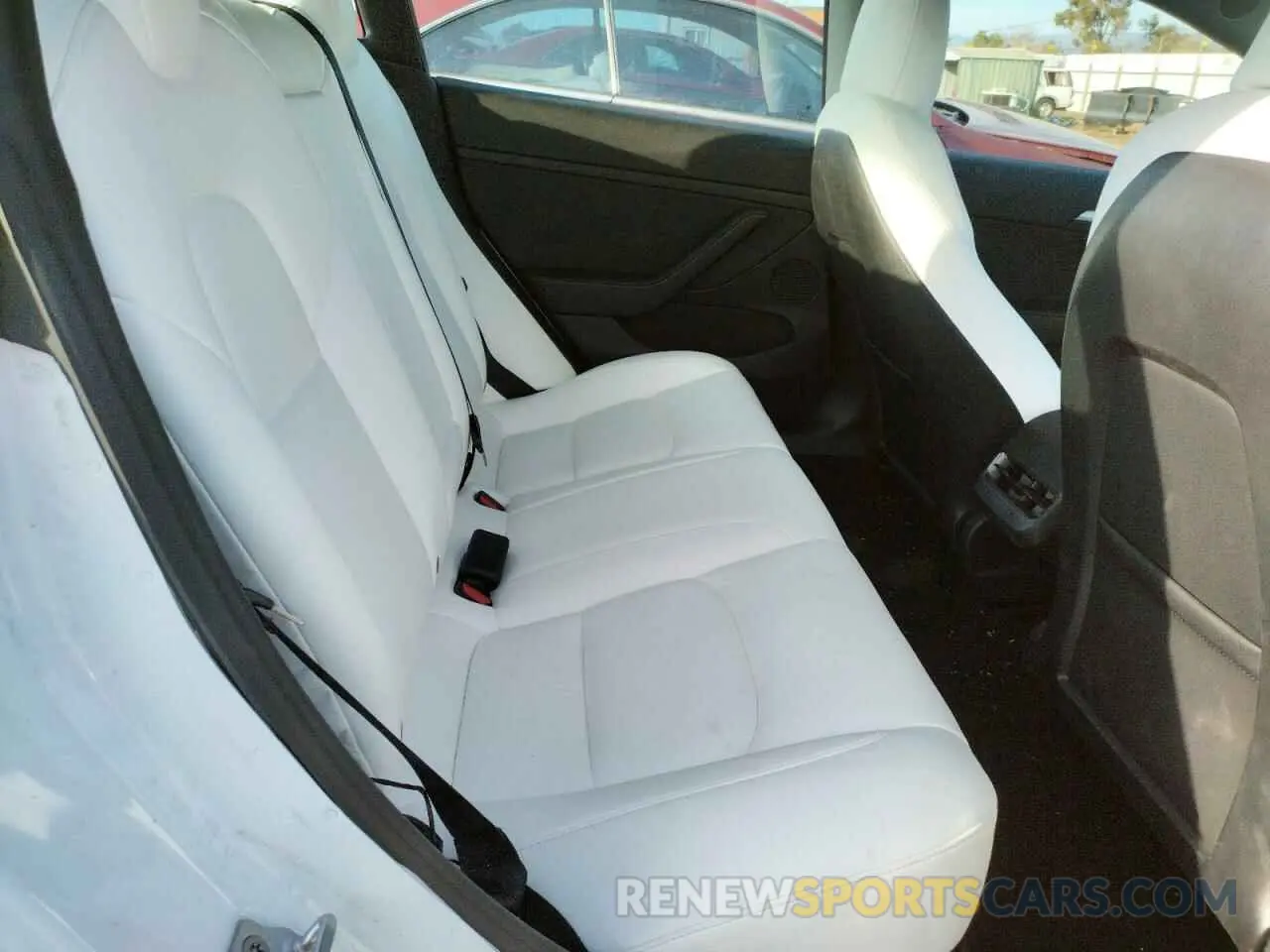 10 Photograph of a damaged car 5YJ3E1EA8NF236863 TESLA MODEL 3 2022