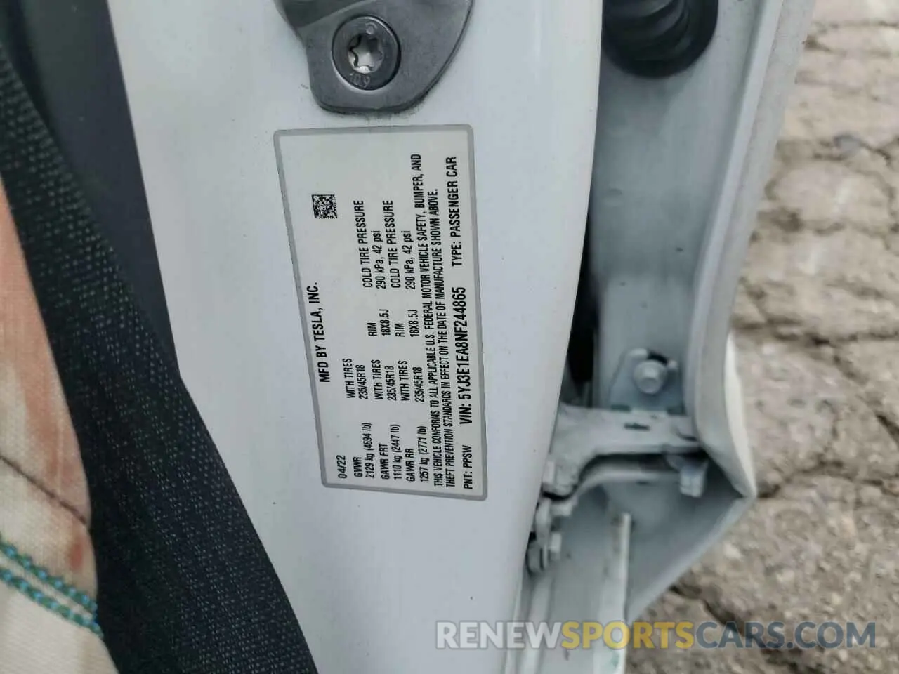 12 Photograph of a damaged car 5YJ3E1EA8NF244865 TESLA MODEL 3 2022