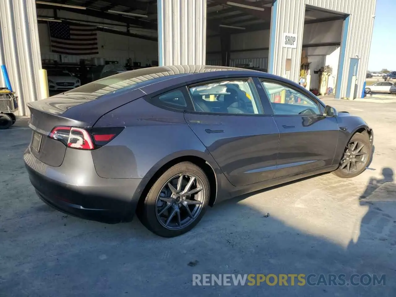 3 Photograph of a damaged car 5YJ3E1EA8NF301260 TESLA MODEL 3 2022