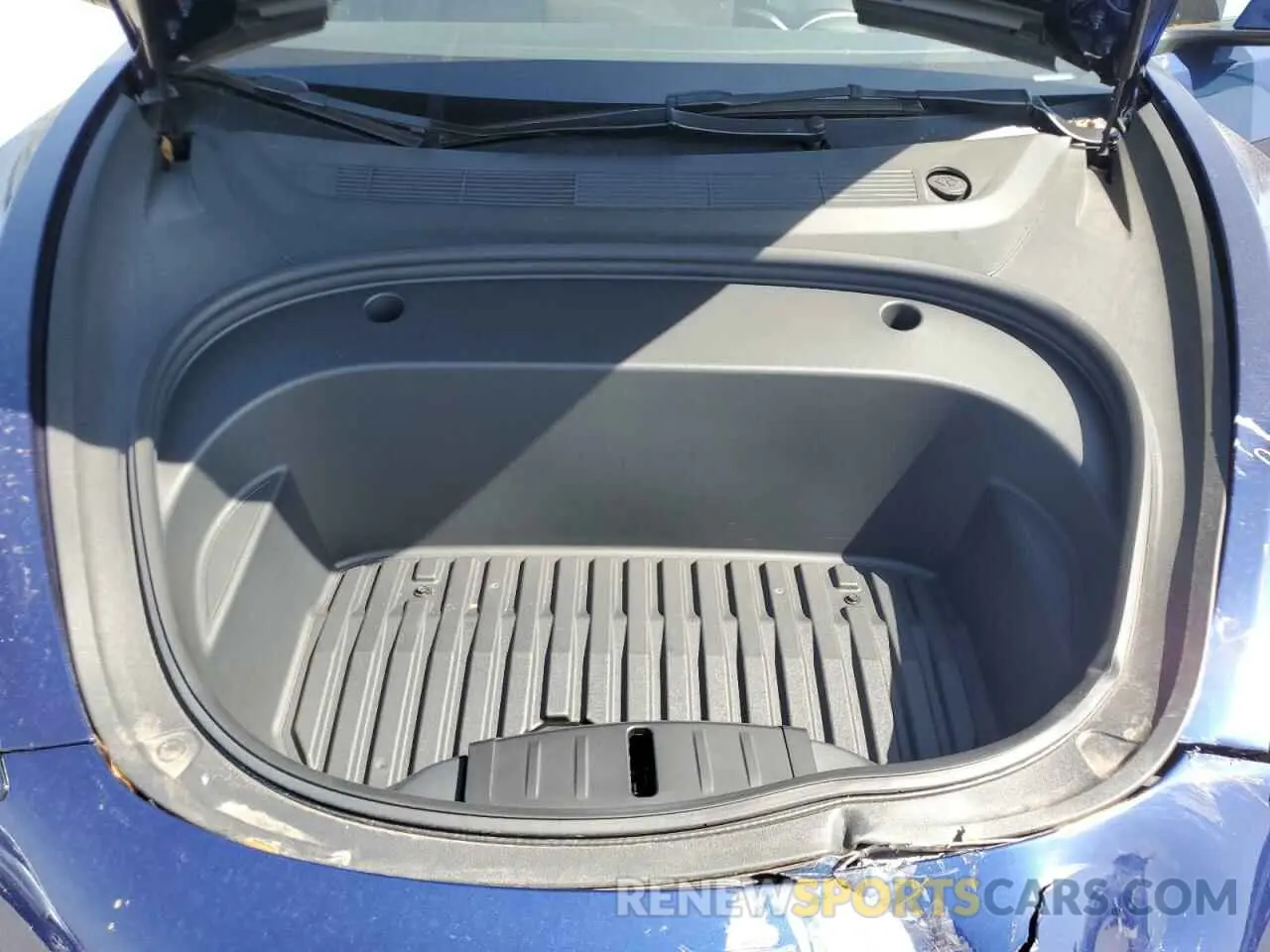 11 Photograph of a damaged car 5YJ3E1EA8NF331990 TESLA MODEL 3 2022
