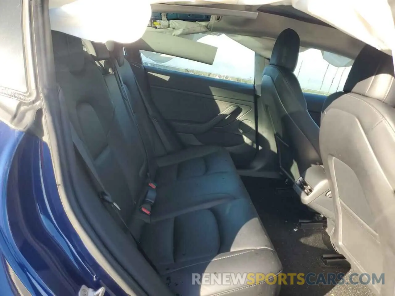 10 Photograph of a damaged car 5YJ3E1EA8NF356002 TESLA MODEL 3 2022